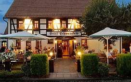 Eingang - Romantik Hotel Schwanefeld in Meerane