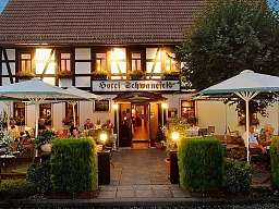 Eingang - Romantik Hotel Schwanefeld in Meerane