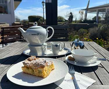 Rhabarber-Baiser-Kuchen Rhabarber-Baiser-Kuchen