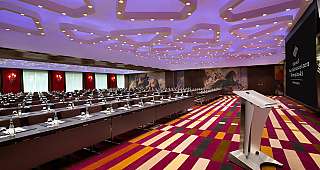 Maximilian I II Parlamentarisch lila