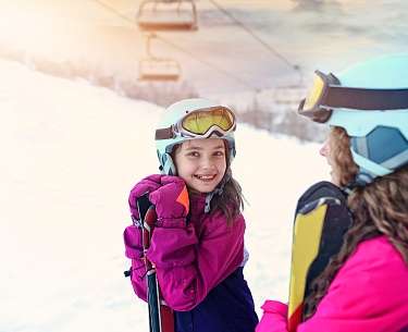 Skiing Skiing