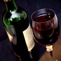 Weinglas Weinglas und Flasche