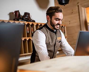 Romantik Hotel Hornberg - Mitarbeiter Eingang Romantik Hotel Hornberg - Mitarbeiter Eingang