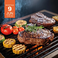Frisch gegrillt im Romantik® Hotel Ahrenberg Saftiges Grillgut auf Kohlegrill
