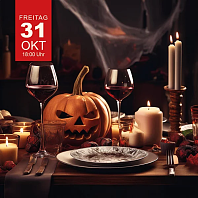 Halloween Krimi Dinner im Romantik® Hotel Ahrenberg Halloween Tischdekoration mit Kürbis