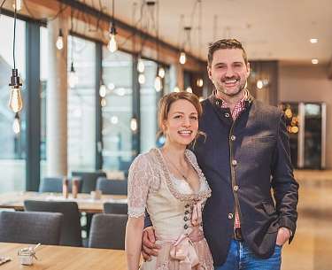 Gastgebern Manuela und Marc Schumacher Gastgebern Manuela und Marc Schumacher