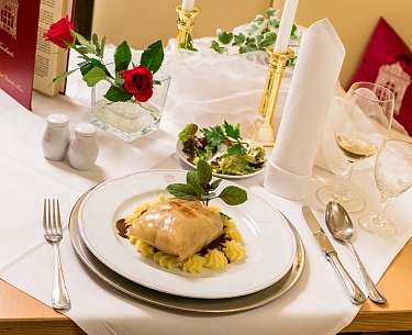 Gourmet dinner in Restaurant Romantik Hotel Deutsches Hau Gourmet dinner in Restaurant Romantik Hotel Deutsches Hau