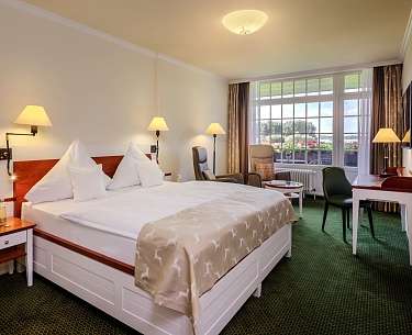 Doppelzimmer Deluxe Meerblick Romantik Hotel Jagdhaus Eiden Doppelzimmer Deluxe Meerblick Romantik Hotel Jagdhaus Eiden