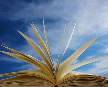 Ein aufgeschlagenes Buch Ein aufgeschlagenes Buch