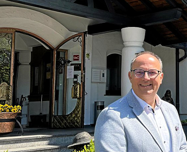 Ihr Gastgeber Dirk Schörner Ihr Gastgeber Dirk Schörner