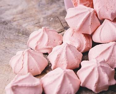 Rose meringue Rose meringue
