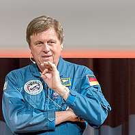 25 26 Ulrich Walter by Uli Benz web