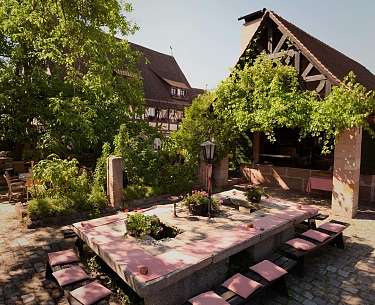 Nussbaumgarten des Romantik Hotel Gasthaus Rottner Nussbaumgarten des Romantik Hotel Gasthaus Rottner