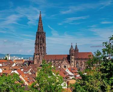 Blick auf das Freiburger Münster und die Altstadt Blick auf das Freiburger Münster und die Altstadt