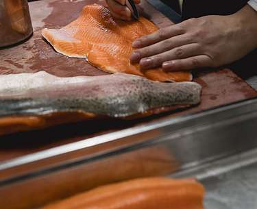 Zehntkeller Regionale Fischspezialitaeten Zehntkeller Regionale Fischspezialitaeten