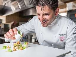 Küchenchef Peter Girtler Küchenkunst -  Romantik Hotel Stafler Küchenchef Peter Girtler Küchenkunst -  Romantik Hotel Stafler