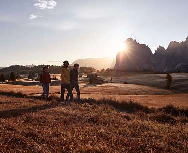 Eisacktal Wandern Wandern in der Natur des Eisacktals Ansicht im Herbst bei Tag