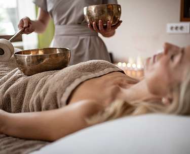 Detailansicht Dekoration Wellnessbereich Detailansicht Dekoration Wellnessbereich Vase & Kerze