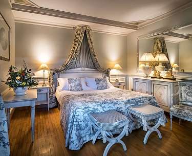 Juniorsuiten mit drei Betten Romantik Hotel Villa Margherita Juniorsuiten mit drei Betten Romantik Hotel Villa Margherita
