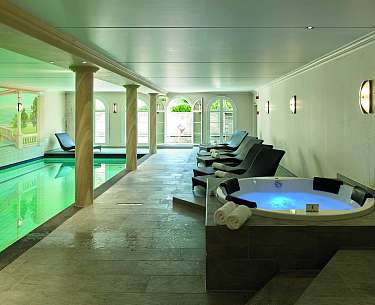 Hallenbad und Sauna Hallenbad und Sauna