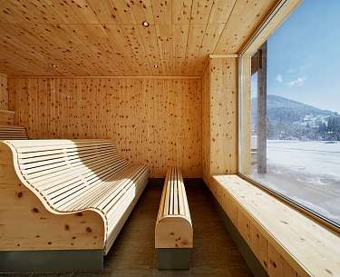 Romantik Hotel Das Schiff Sauna mit Blick in den Schnee
