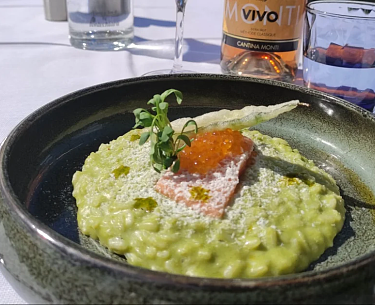 f  risotto all aglio orsino buscion di capra e trota salmonata 1jn9x f  risotto all aglio orsino buscion di capra e trota salmonata 1jn9x