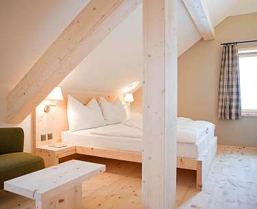 Double room "Roseg" with valley view Double room "Roseg" with valley view