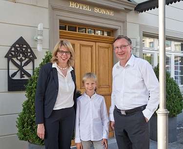 Romantik Seehotel Sonne Gastgeber - René Grüter und Catherine Julen Grüter Romantik Seehotel Sonne Gastgeber - René Grüter und Catherine Julen Grüter
