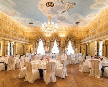 Prunkvollen Feier im Festsaal Prunkvollen Feier im Festsaal