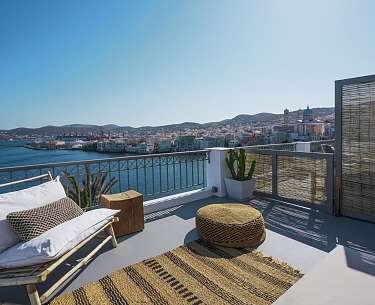 Terrasse La Senora Blick vom Zimmer La Senora auf das Ägäische Meer auf Syros