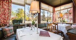 Friederike Hegner 2020 Niemeyers Romantik Posthotel Schaeferstuben web 2.jpg.