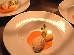 Saiblingsklößchen mit Rieslingschaum 