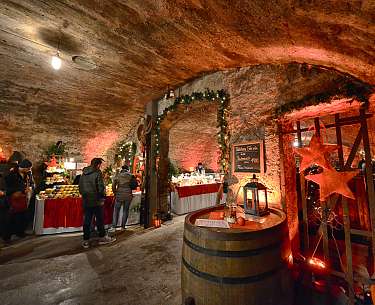 Foto: G. Weyrich Weihnachtsmarkt im Gewölbekeller an der Mosel