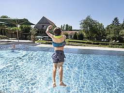 e82fc7d0 e12d 4fa0 b5fc 919aa8789f27 1 105 c v2