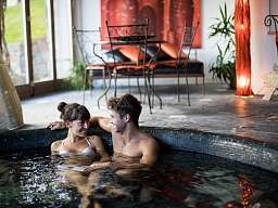 Paar im Whirlpool