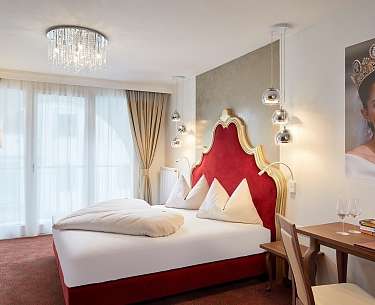 Young & Royal Romantik Hotel Zell am See Young & Royal Romantik Hotel Zell am See