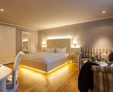 Romantik Doppelzimmer plus Romantik Hotel zur Sonne Romantik Doppelzimmer plus Romantik Hotel zur Sonne
