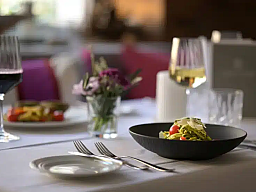 landhotel 3kronen kronenstube food1 832x553 v3