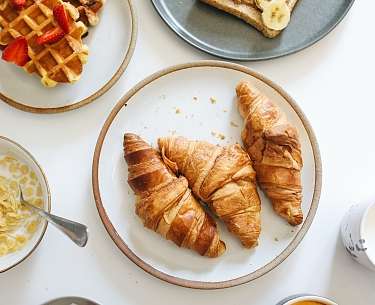 Frühstück Croissants von oben