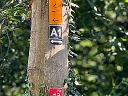 schilder am hotel 1 v3