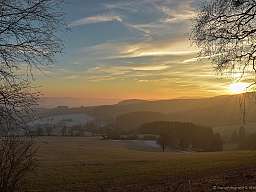 sonnenuntergang ueber amtshausen landhotel doerr 2 original 336416 v2